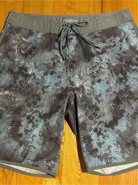 Huk Men's Gray and Blue Camouflage Board Shorts